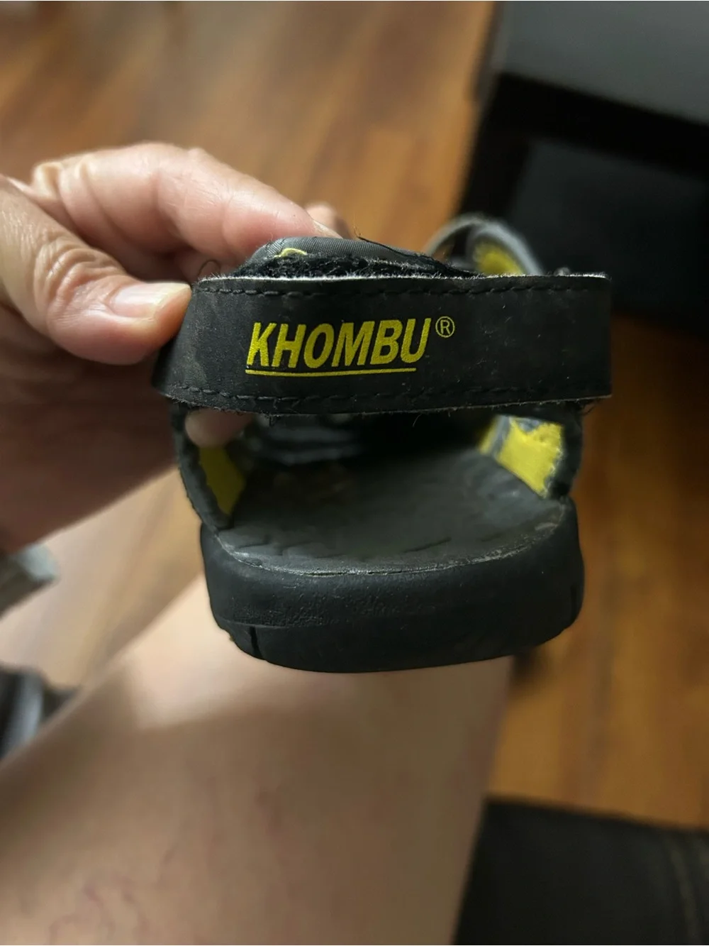 Khombu Black and Yellow Kids Outdoor Sandals size 4